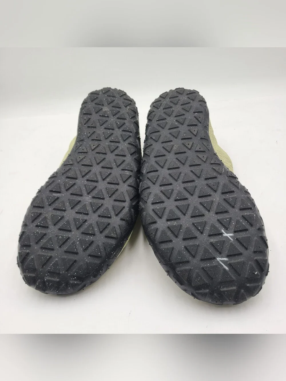 B39 *Nike ACG MOC 'Olive Aura' Size 12